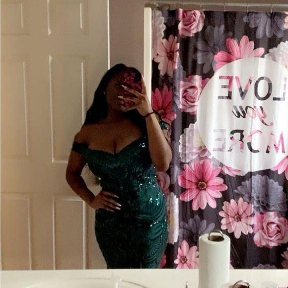 Fashion Nova Until the weekend sequins maxi emerald green dress - Picture 2 of 5